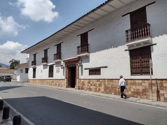 Cerrado al público, el atractivo se aprecia desde el exterior.